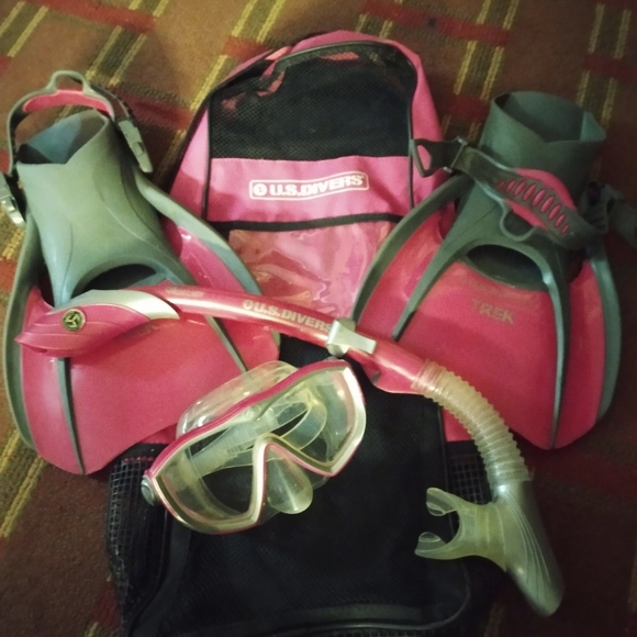 US Divers DivaII Mask Island Dry Snorkel Truck Fins Set, (Pink/Grey), Used But I - Picture 5 of 9